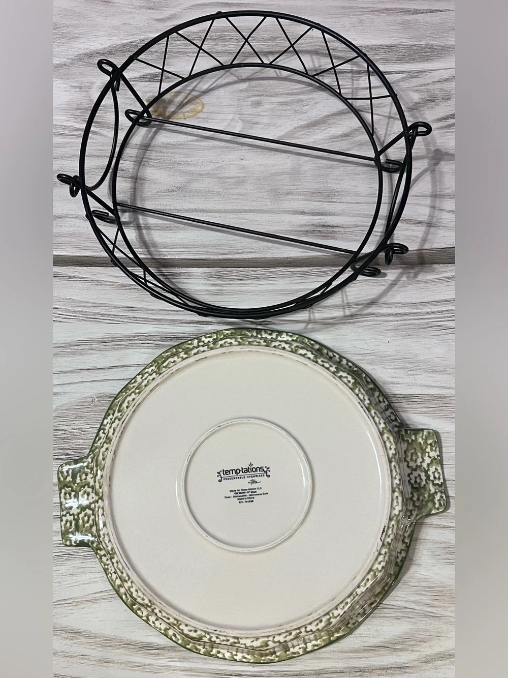 Temp-tations Old World Green 11” 2.5 Qt Round Baker Casserole w Wire Rack